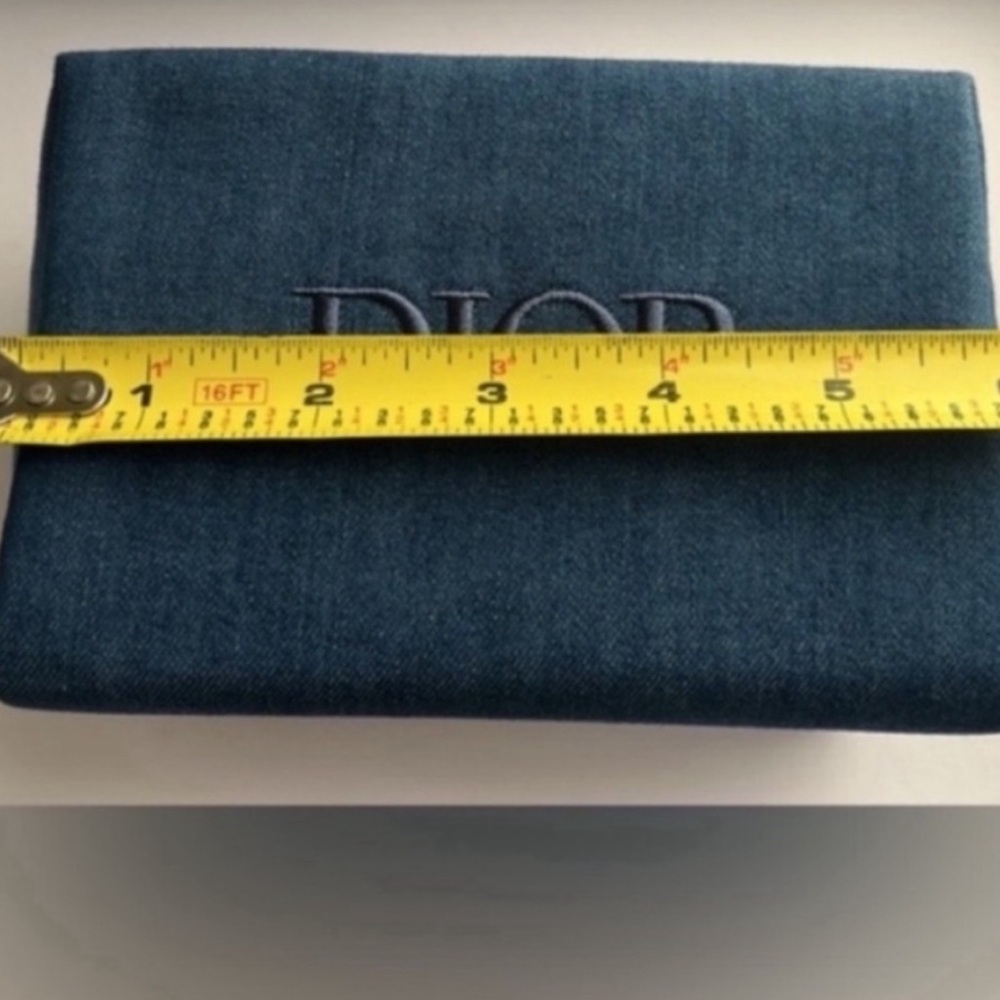 New, unused and Authentic Dior Denim pouch
Limited Edition - Picture 6 of 7
